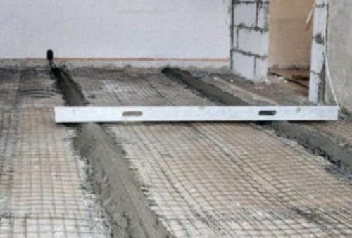 Самый дешевый черновой пол.