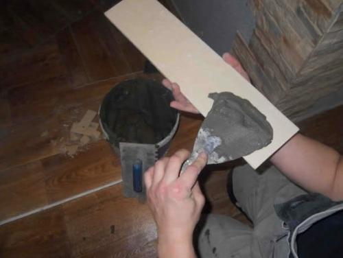 Как совместить обои и декоративный камень. Особенности использования 21 Как совместить обои и декоративный камень. Особенности использования 21