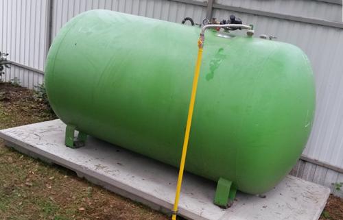 Установка газгольдера в частном доме. Правила размещения на участке