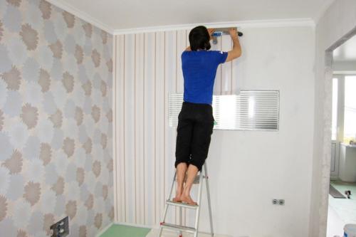 Как задекорировать стыки на обоях. Видны стыки на обоях: как переклеить, как замаскировать дефект