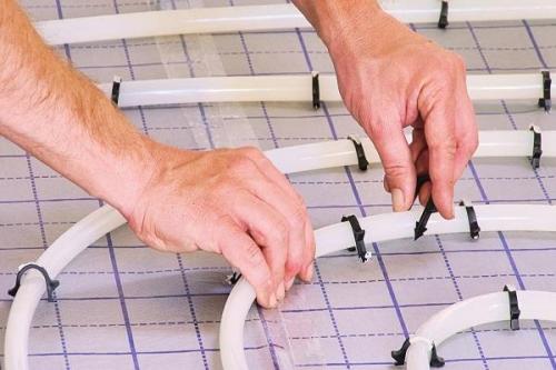 Водяное отопление пола в частном доме. Теплый водяной пол от газового котла в доме — монтаж своими руками